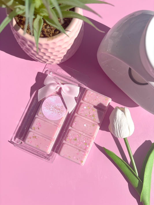 Pinky Sands Clamshell