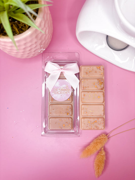 Sticky Icky Clamshell - L*sh Sticky Dates