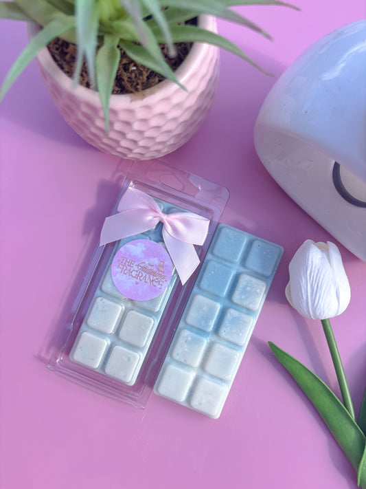 Marshmallow & Blueberry Frosting Clamshell