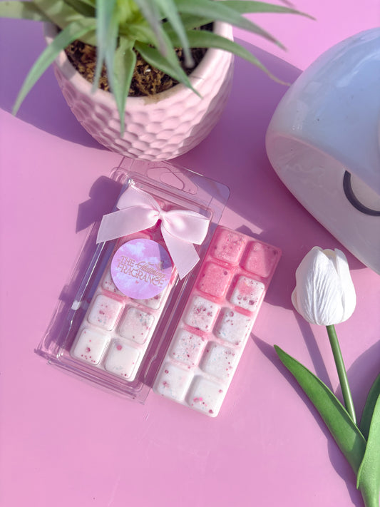 Marshmallow & English Strawberry Clamshell